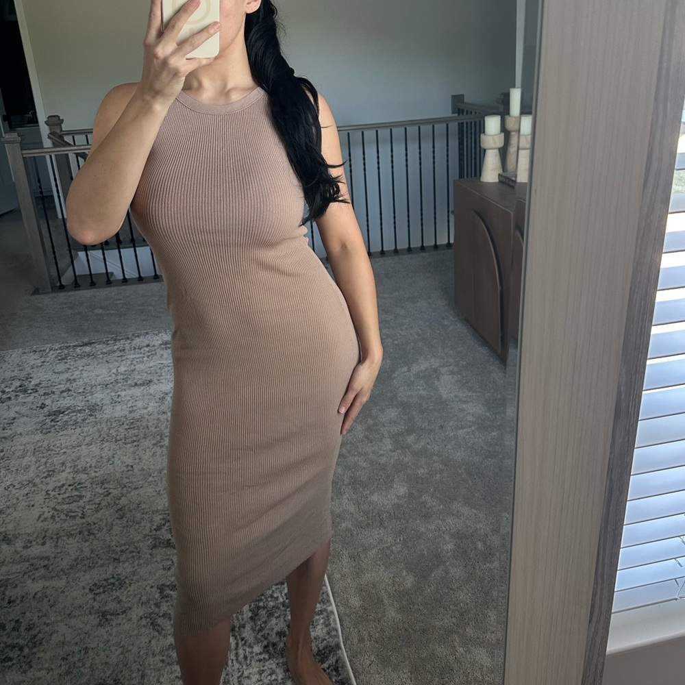 Sleeveless Ribbed Midi Dress in Taupe